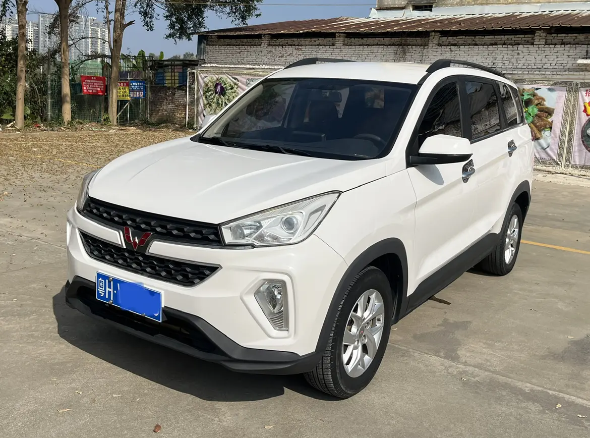 Wuling Hongguang S3  из Китая