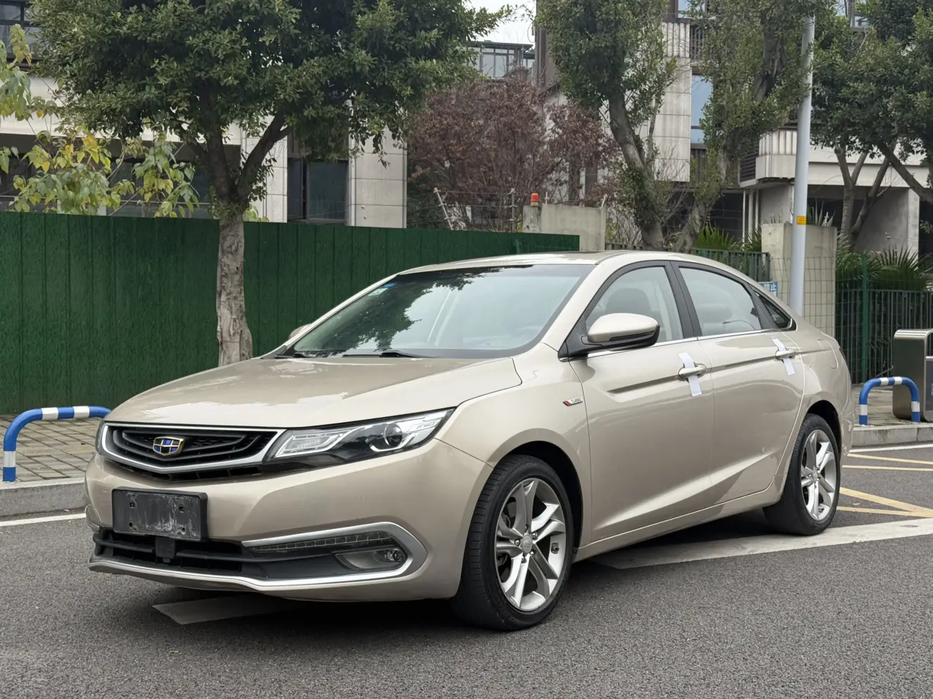 Geely Emgrand GL  из Китая