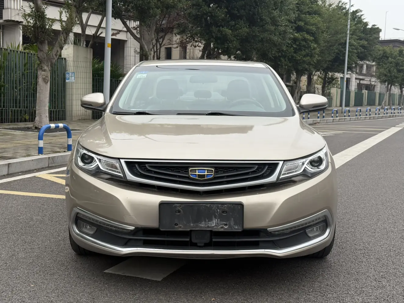 Geely Emgrand GL  из Китая