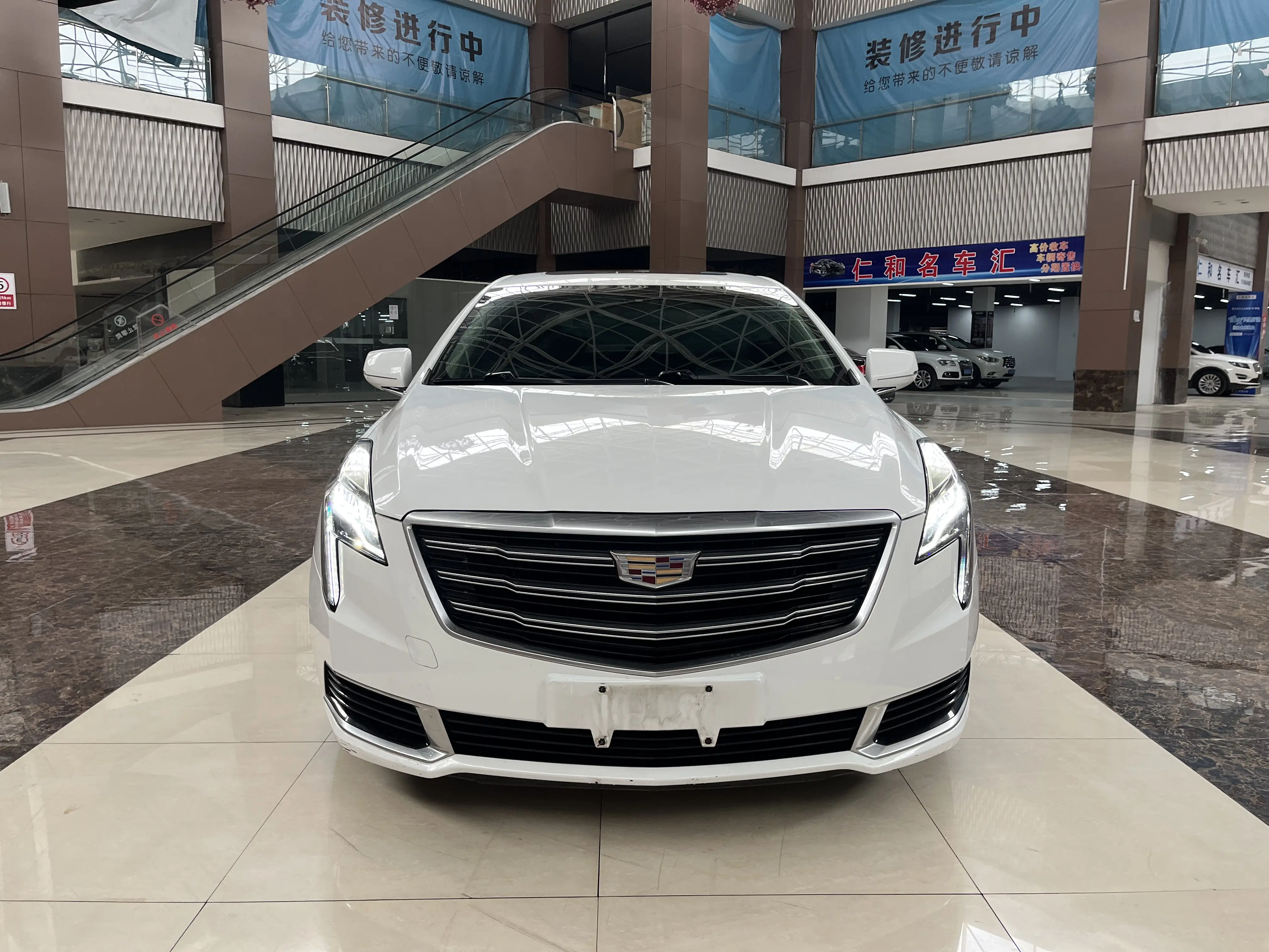 Cadillac XTS  из Китая