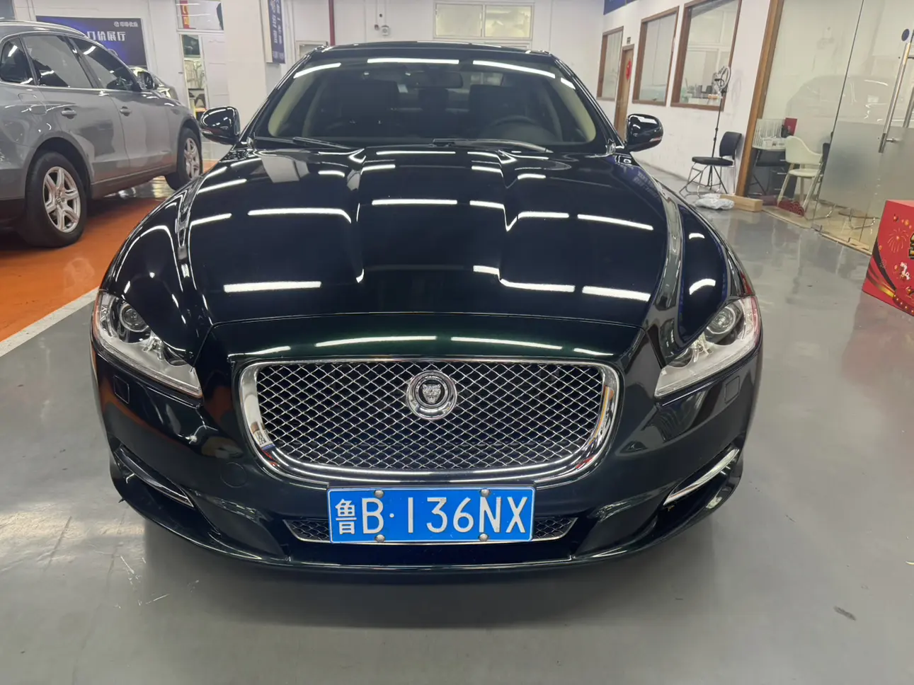 Jaguar XJ  из Китая