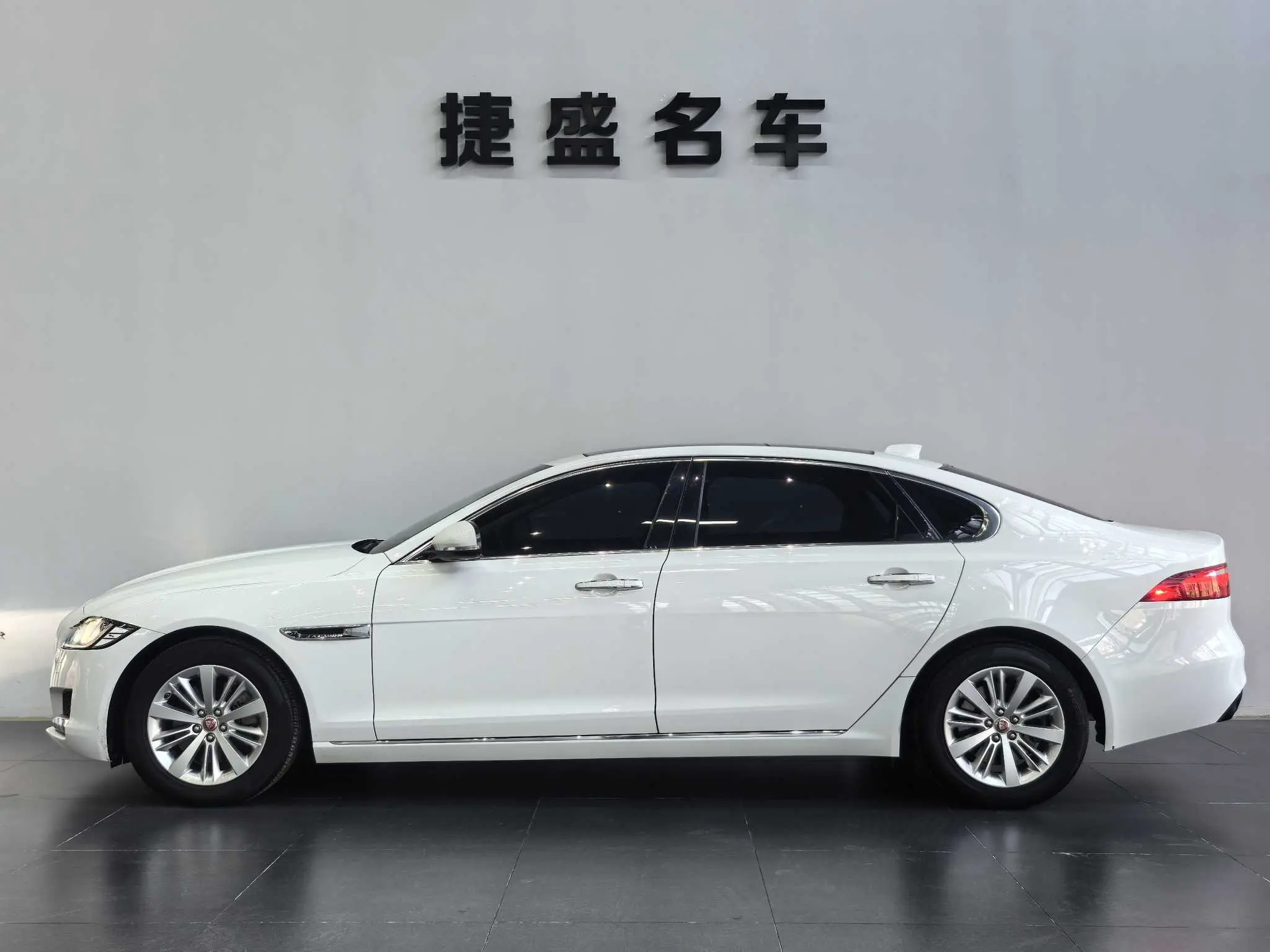 Jaguar XFL  из Китая