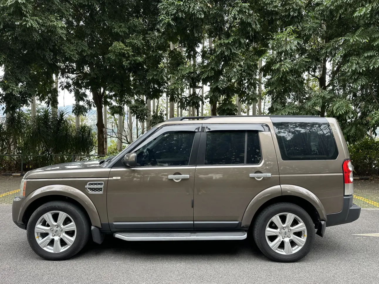Land Rover Discovery  из Китая