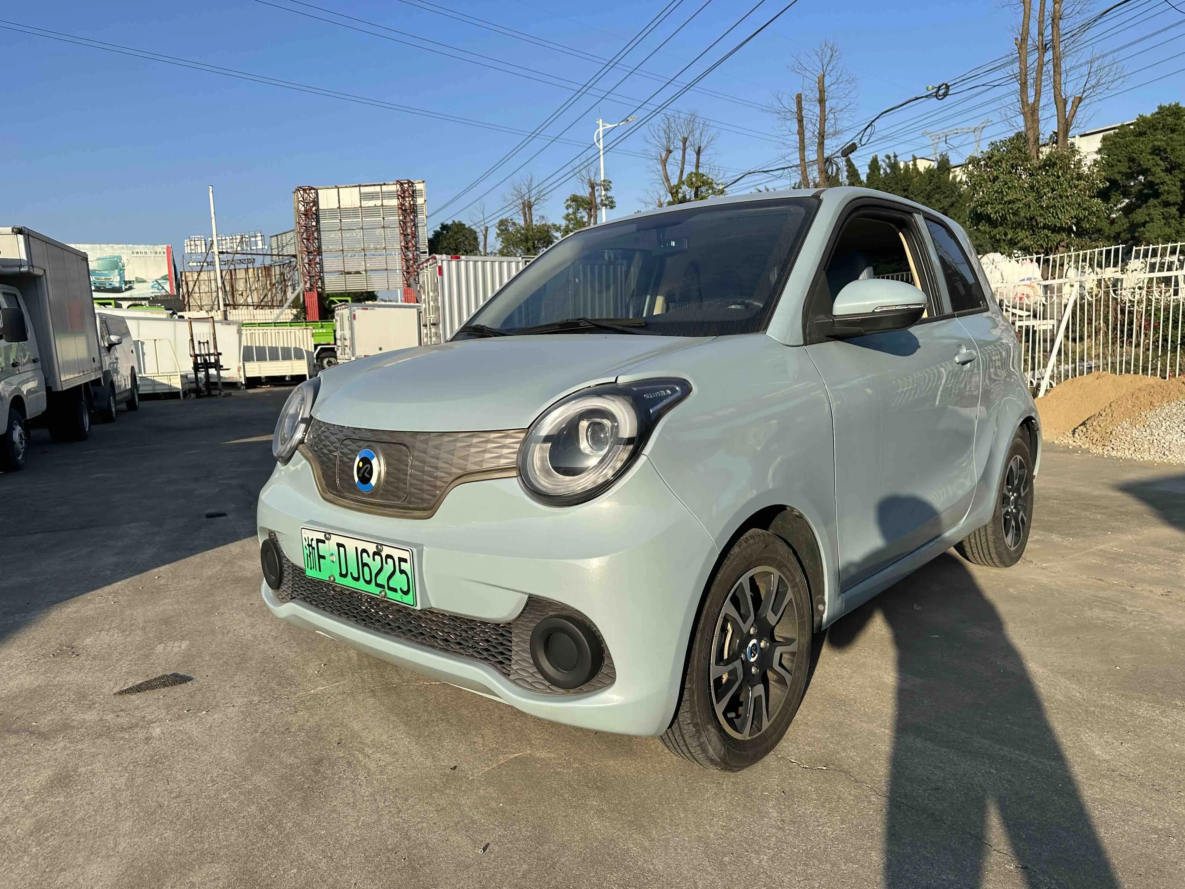 Brilliance Xinri Brilliance New Sun i03  из Китая