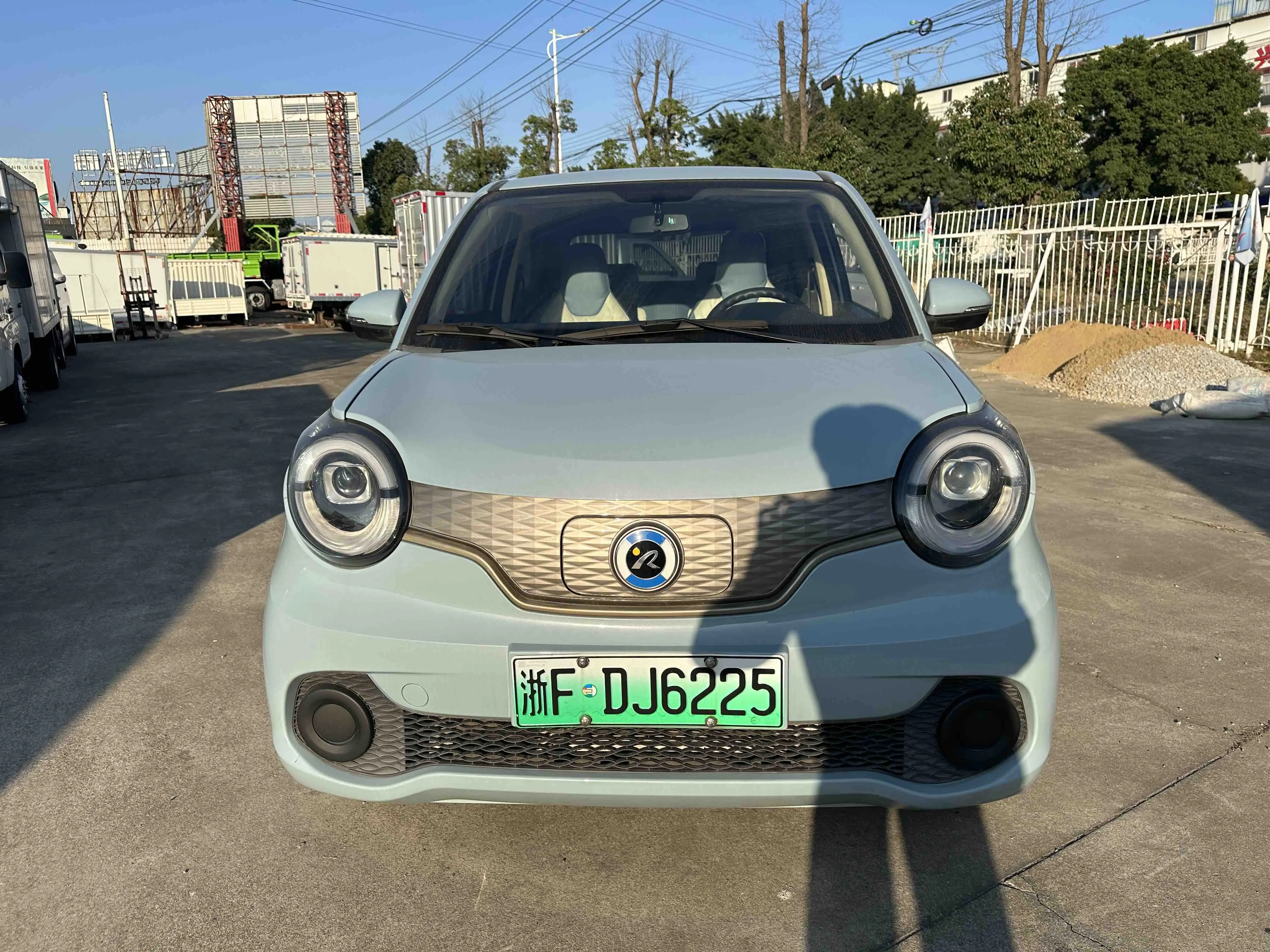 Brilliance Xinri Brilliance New Sun i03  из Китая