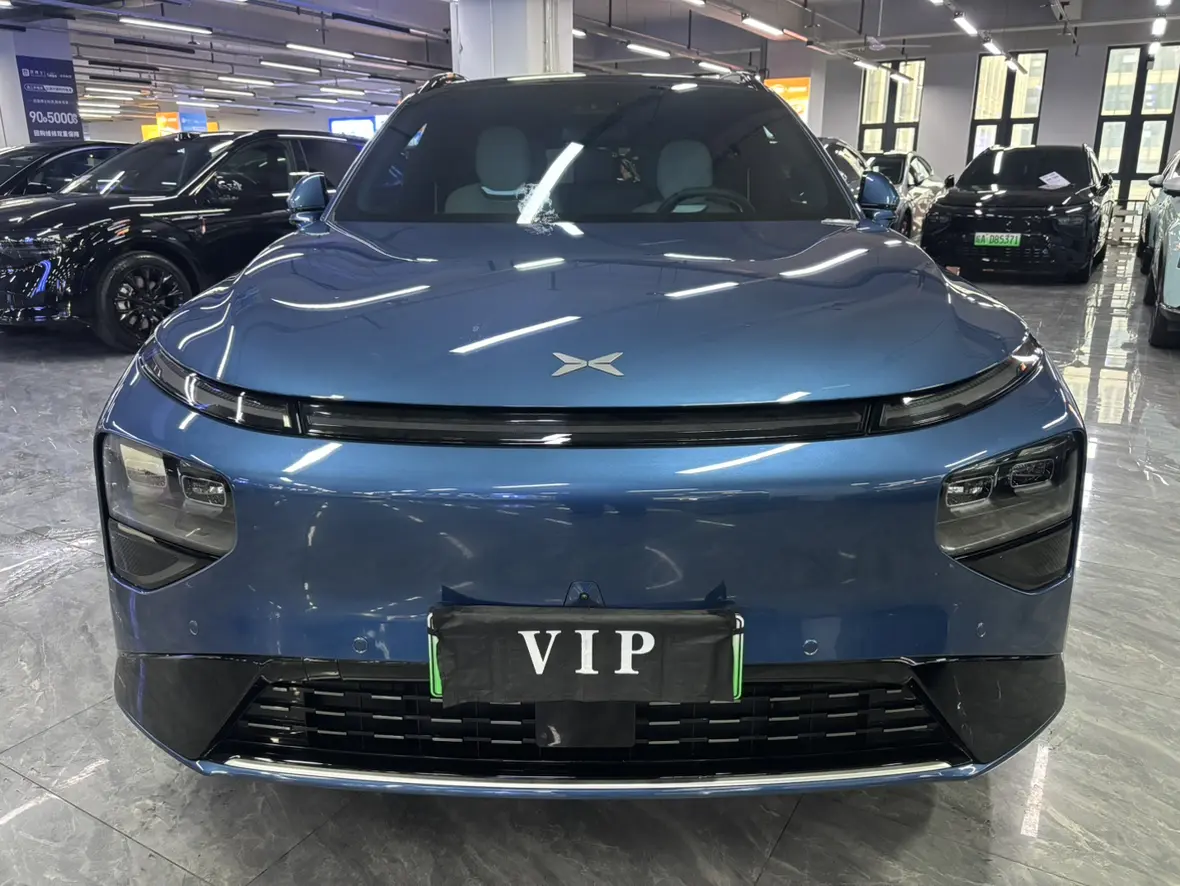 Xpeng G9  из Китая