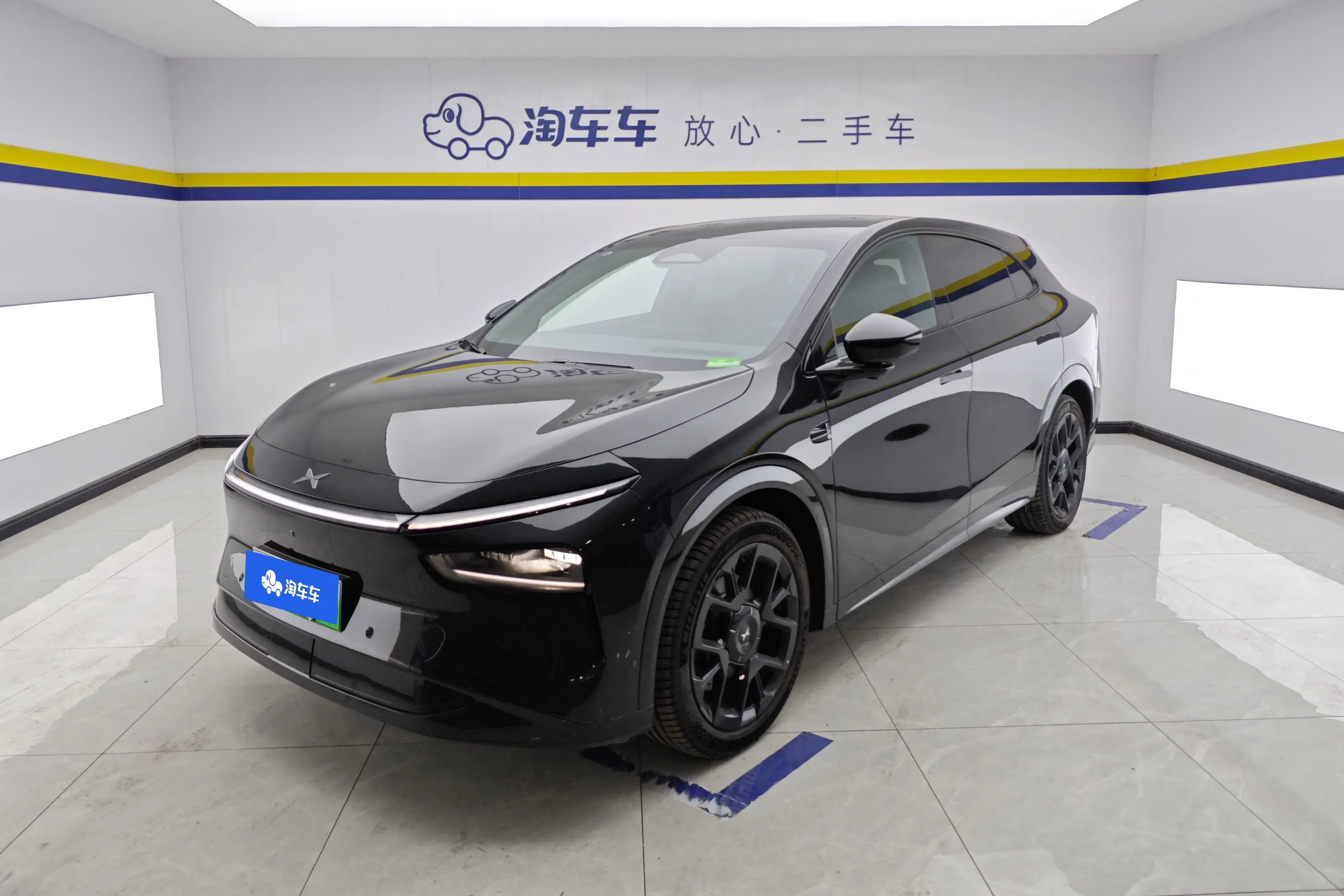 Xpeng G7  из Китая