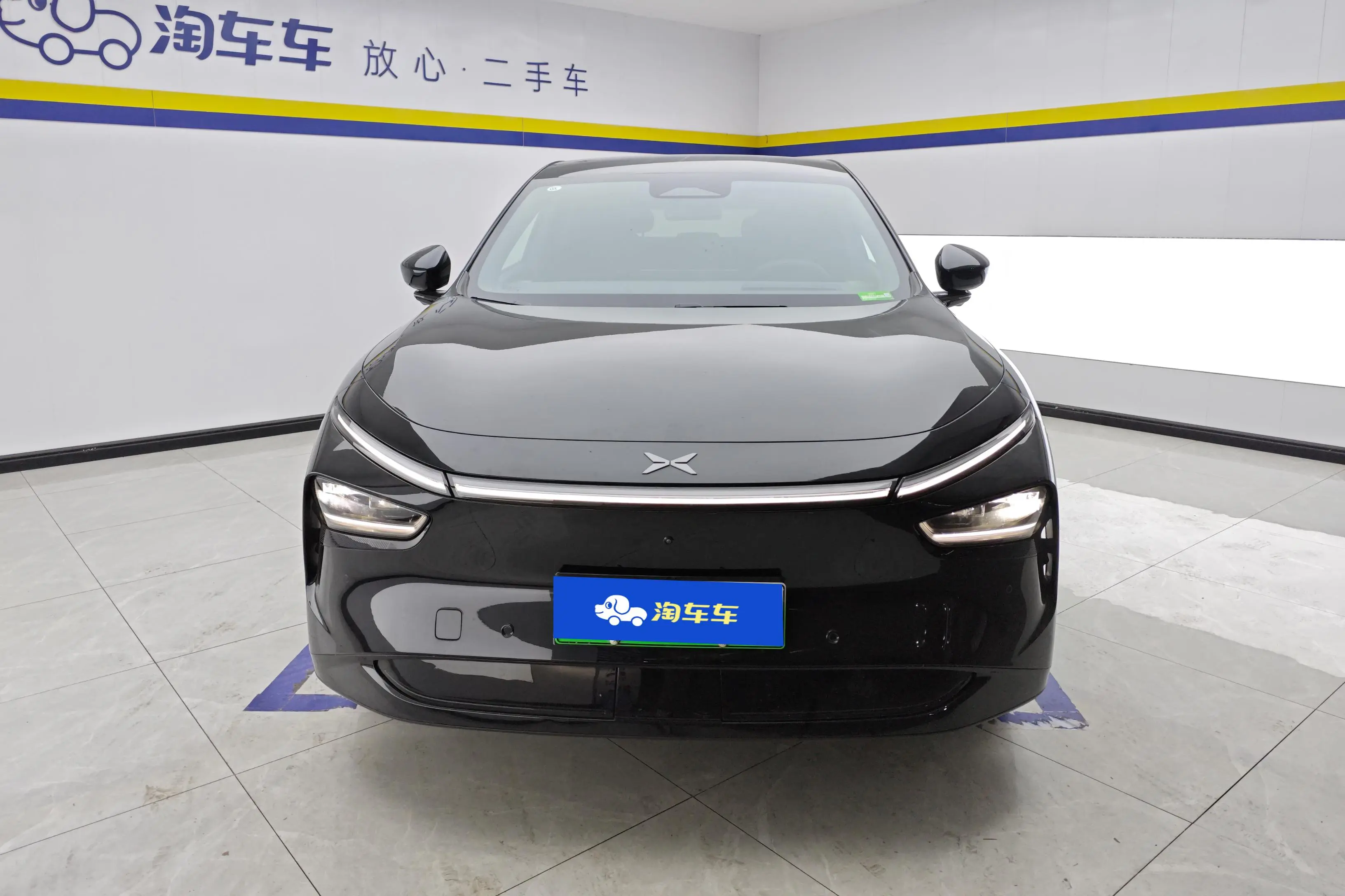 Xpeng G7  из Китая