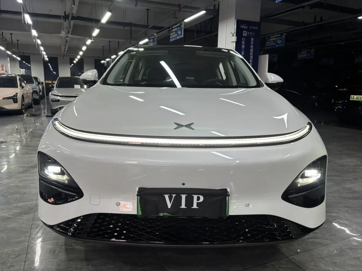 Xpeng G6  из Китая