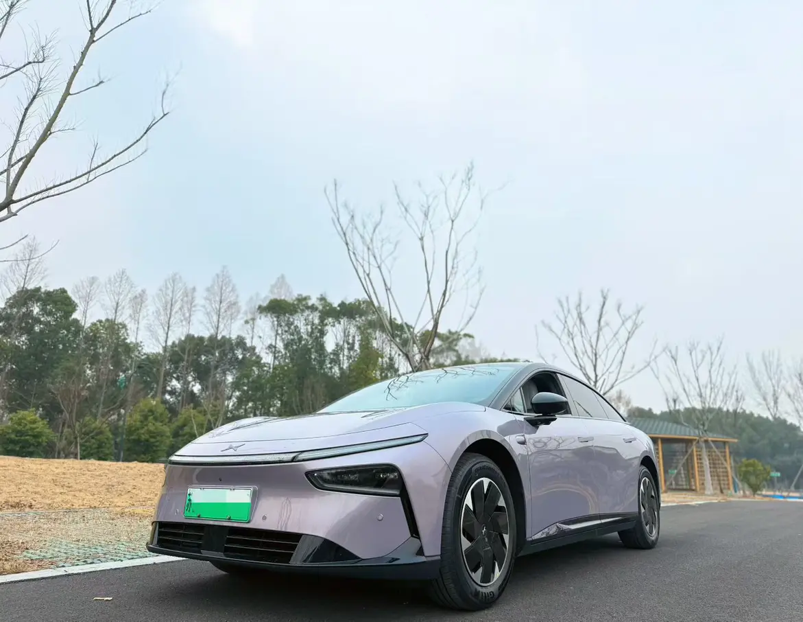 Xpeng P7+  из Китая