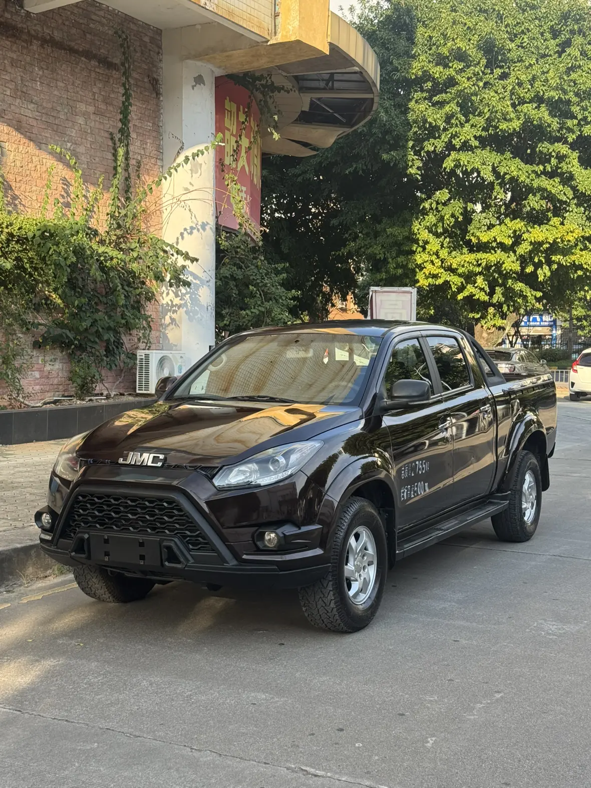 Jiangling Domain Tiger 5  из Китая