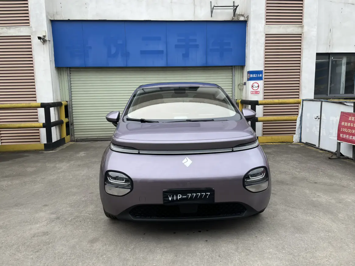 Baojun Clouds  из Китая