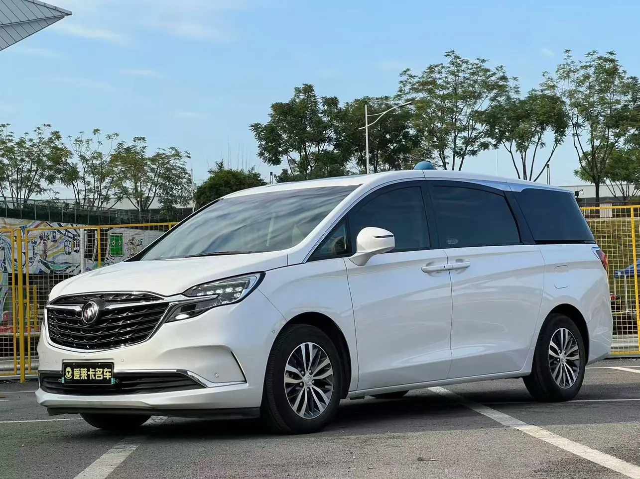 Buick GL8  из Китая