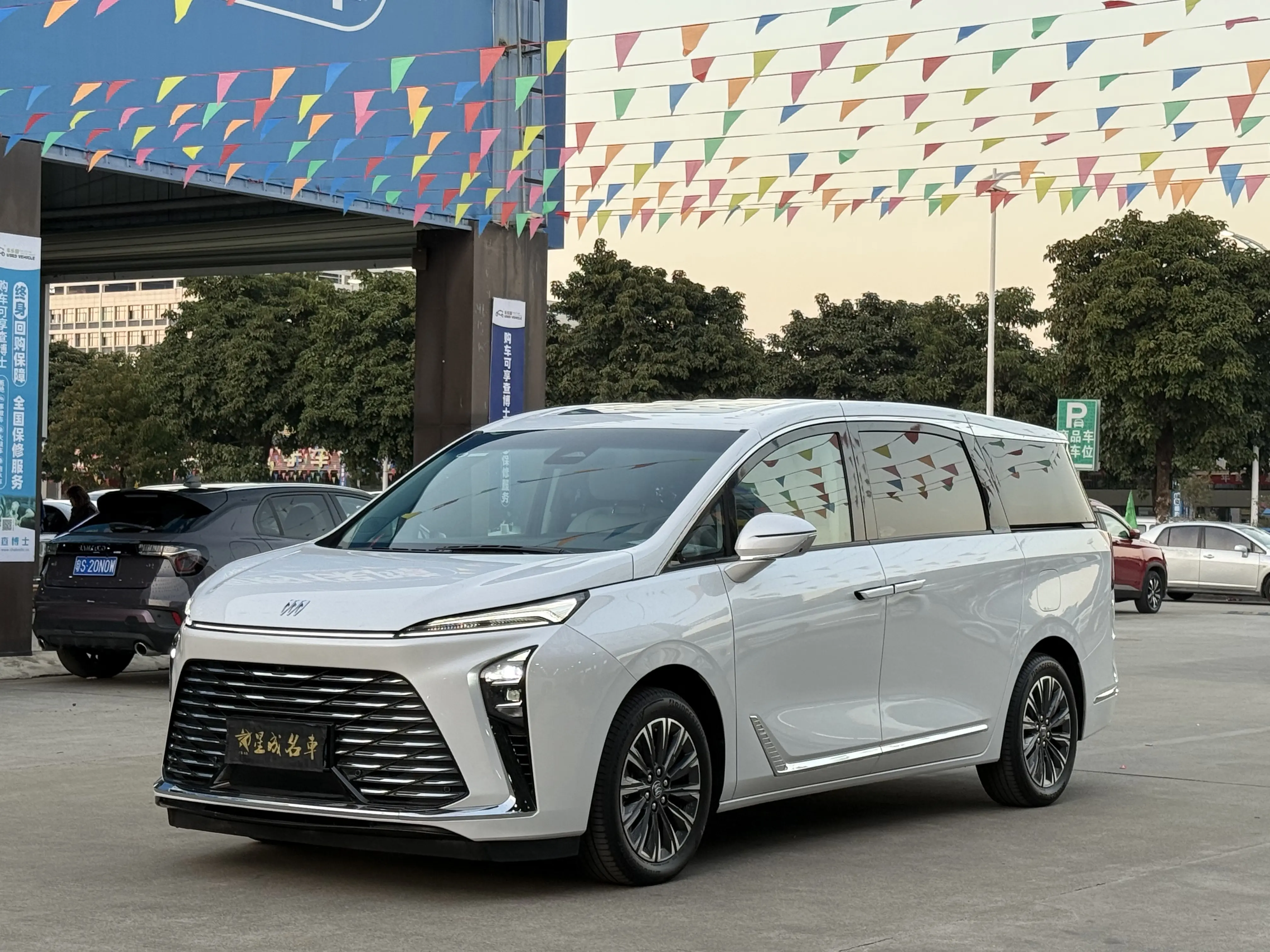 Buick GL8  из Китая