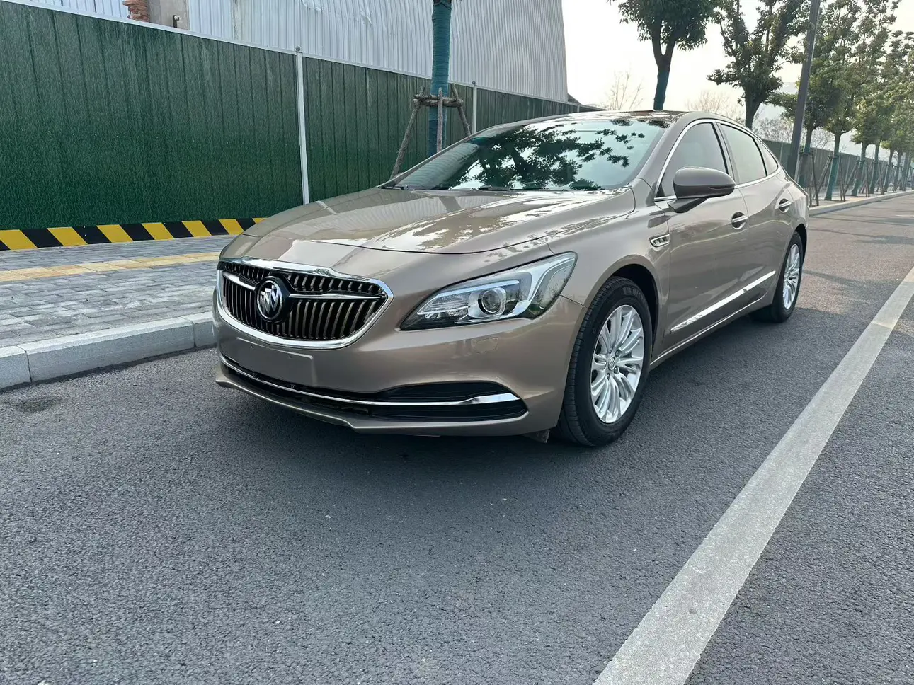Buick LaCrosse  из Китая