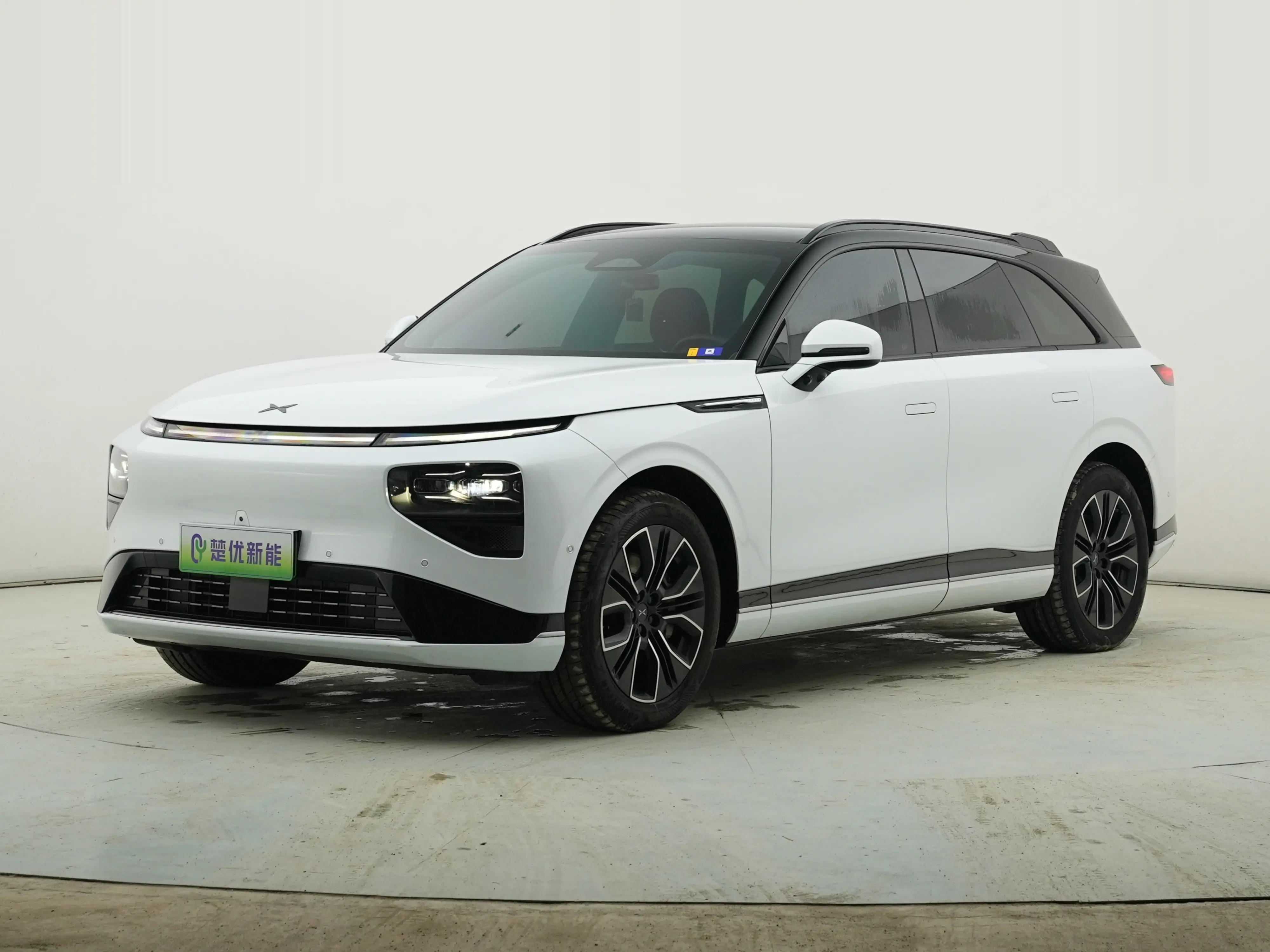 Xpeng G9  из Китая