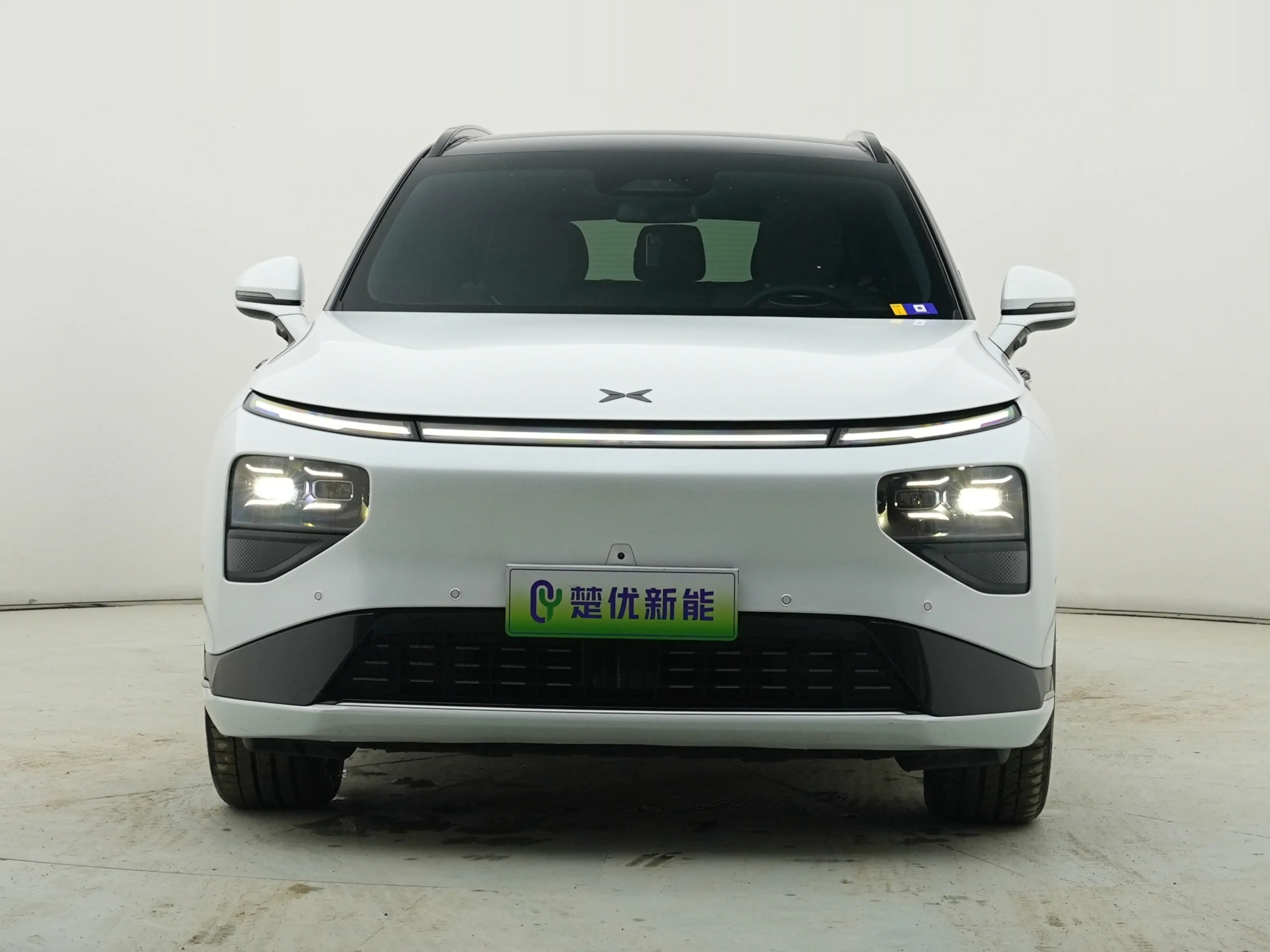 Xpeng G9  из Китая