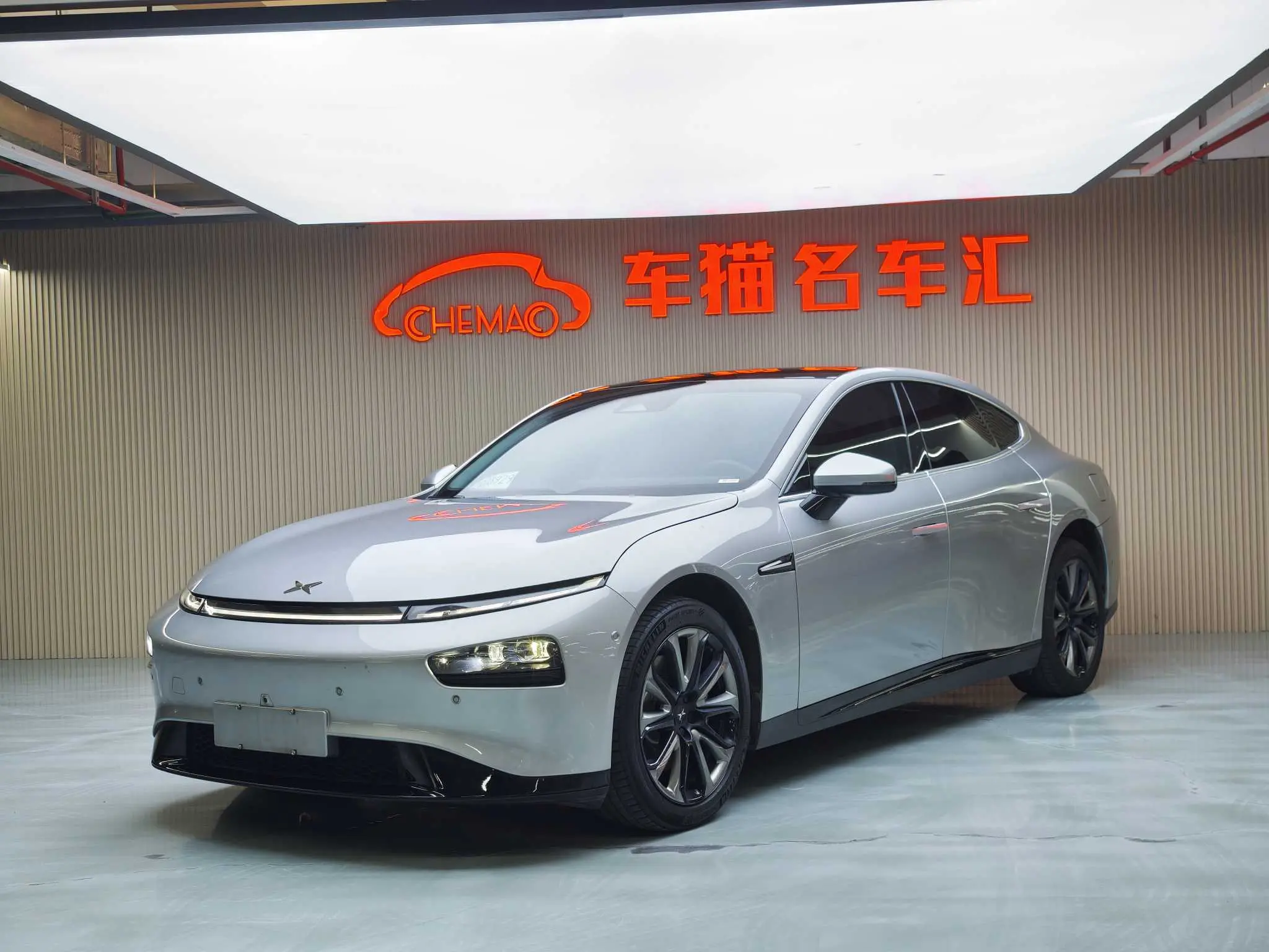 Xpeng P7  из Китая