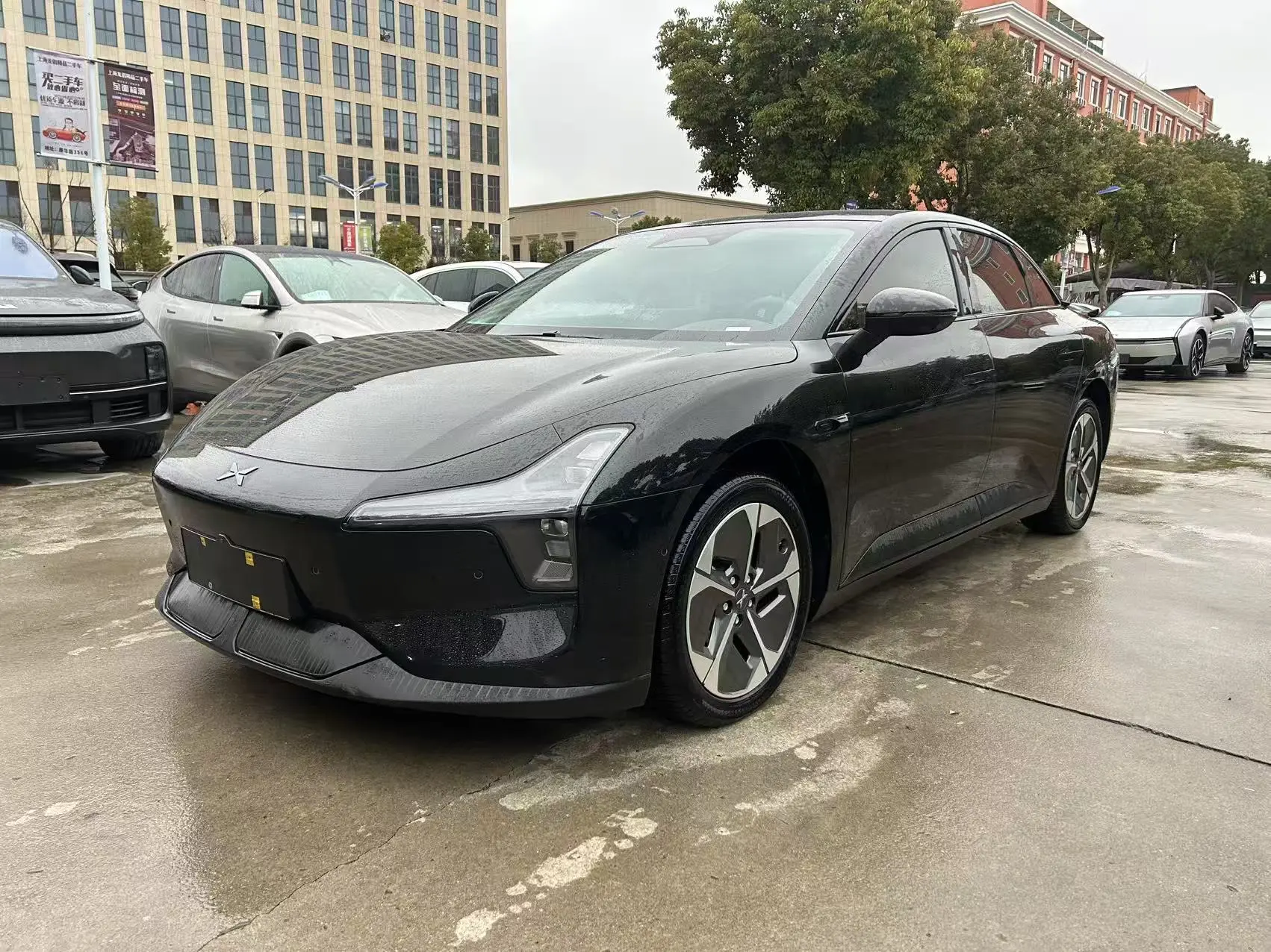 Xpeng Xiaopeng MONA M03  из Китая