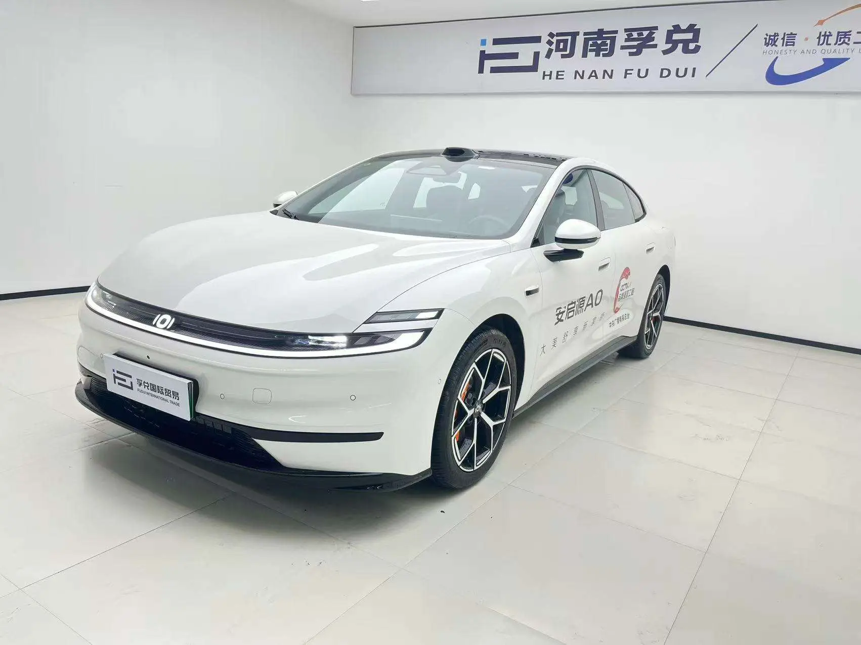 Changan Qiyuan A06  из Китая