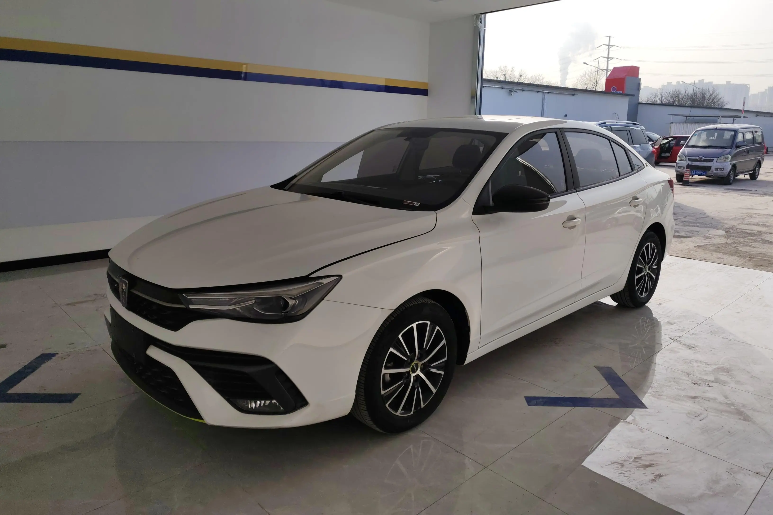Roewe i5  из Китая