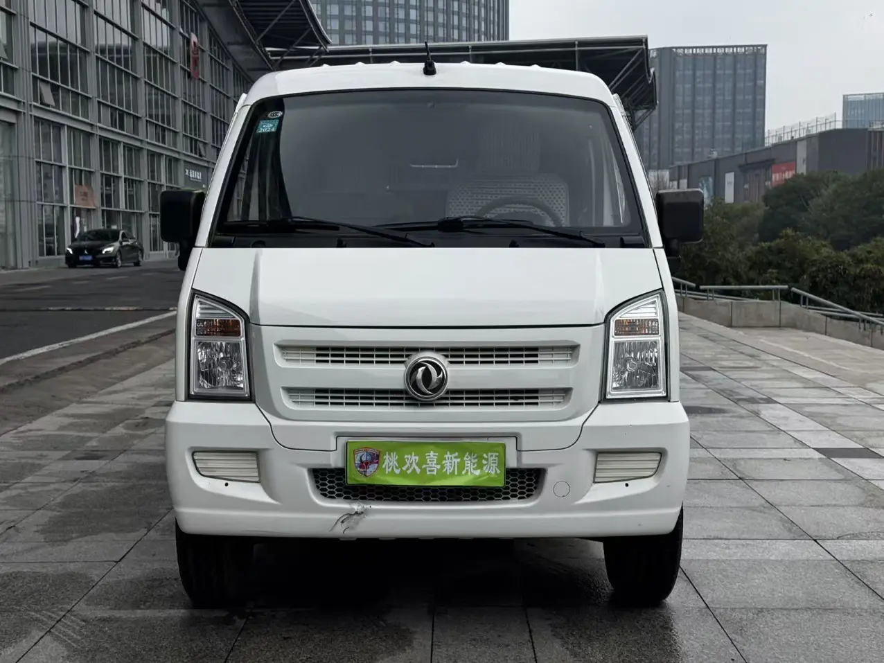 Dongfeng Xiaokang EC36  из Китая