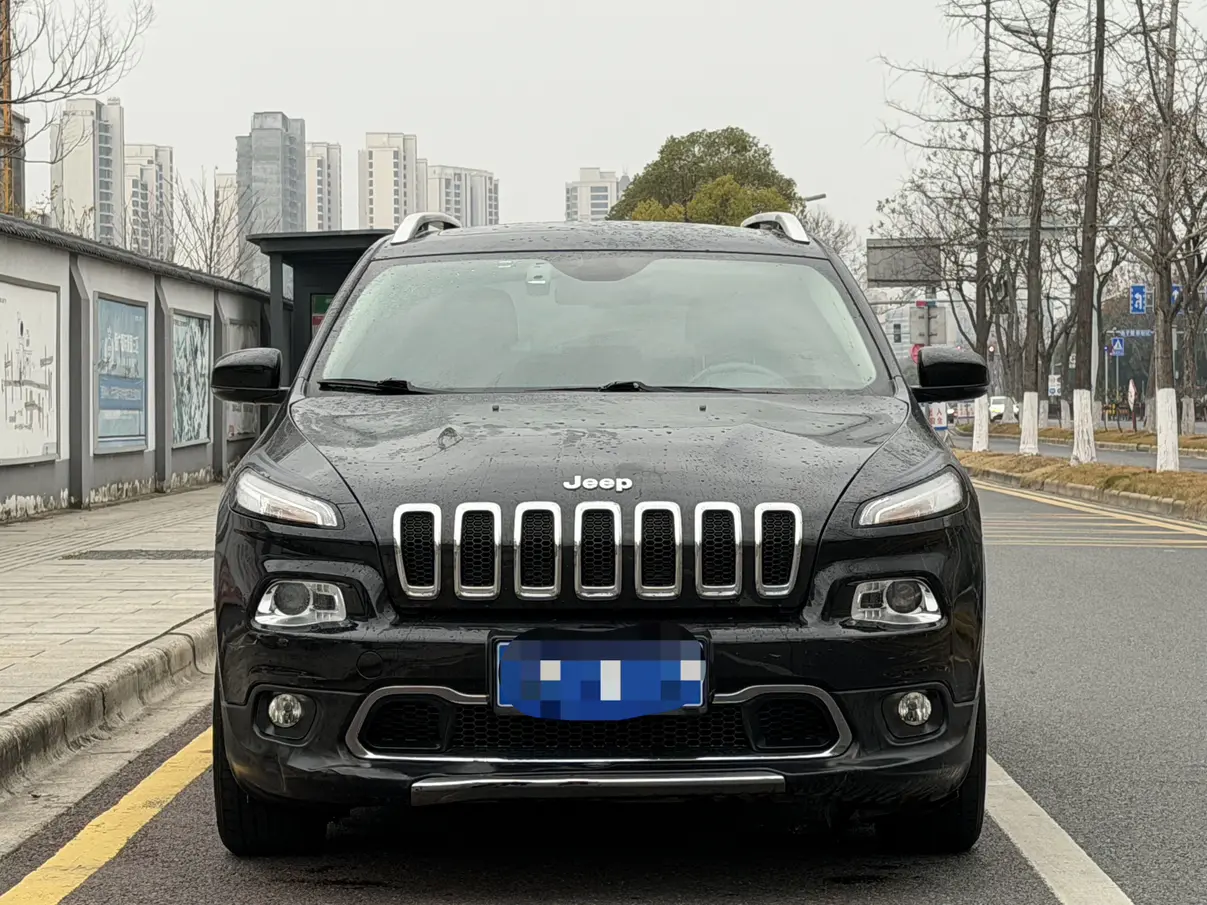 Jeep Cherokee  из Китая