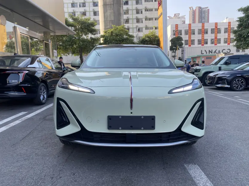 Hongqi Red Flag Tiangong 06  из Китая