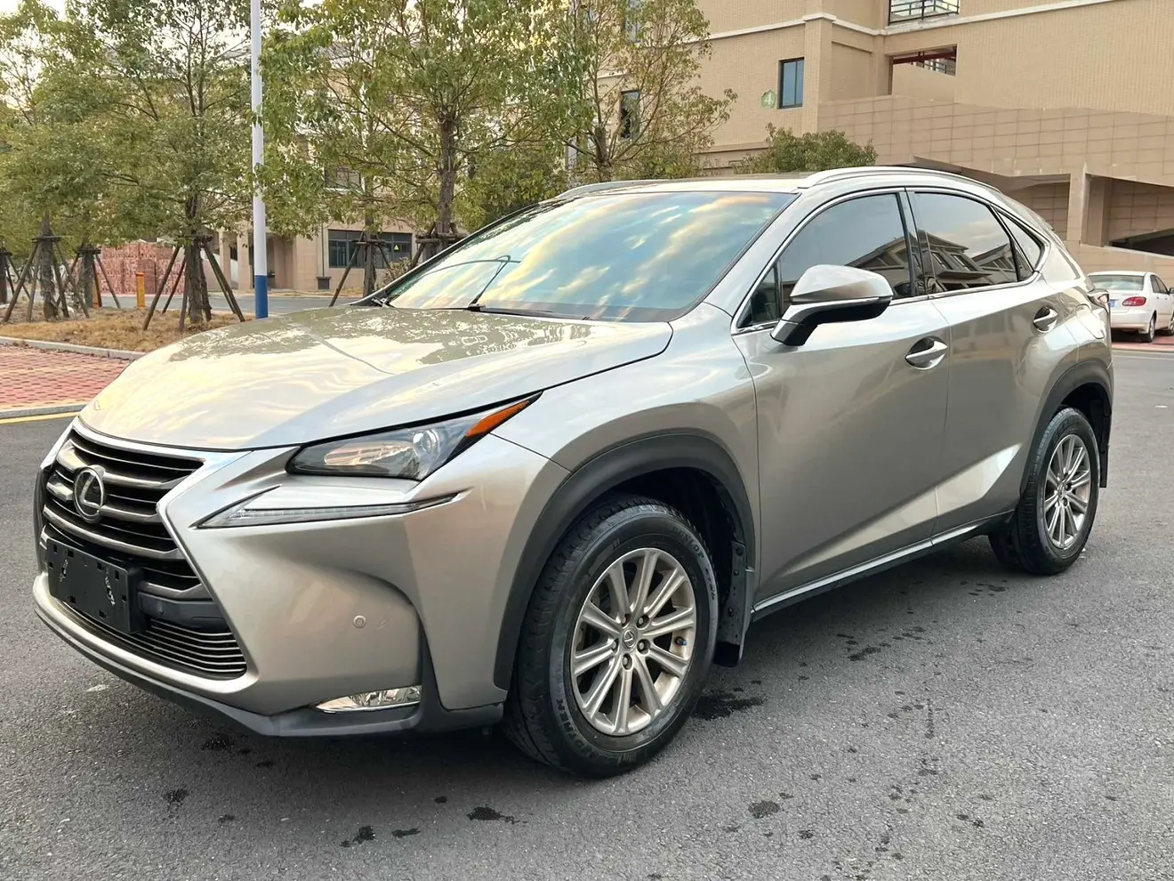 Lexus NX  из Китая