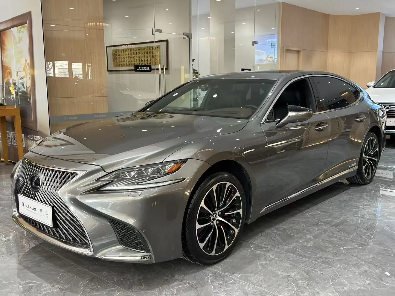 Lexus LS  из Китая