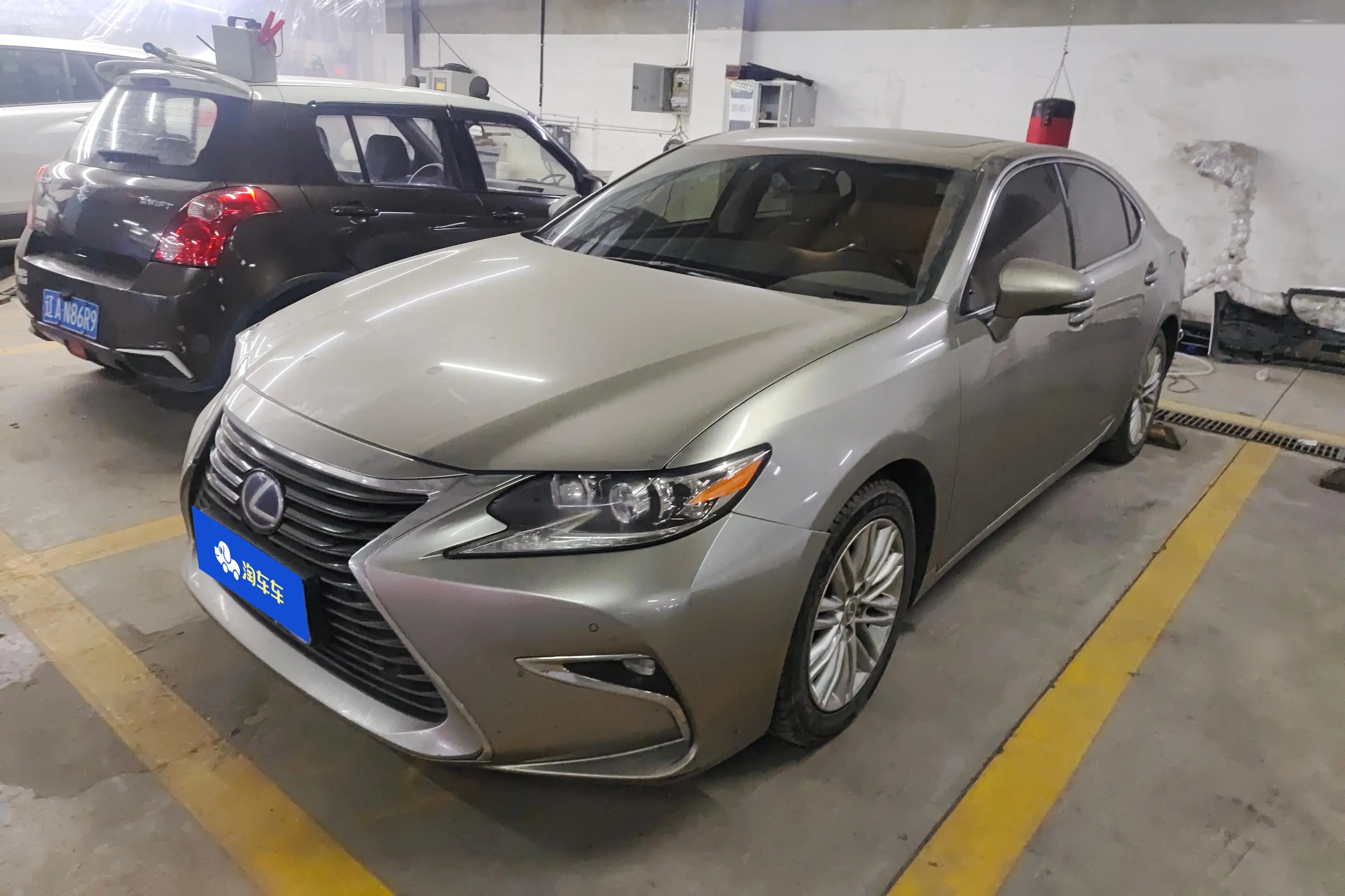 Lexus ES  из Китая