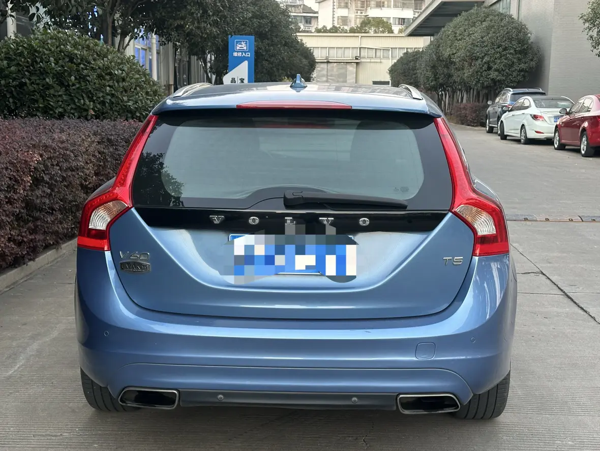 Volvo V60  из Китая