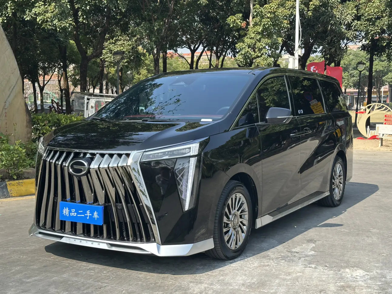 GAC Trumpchi M8  из Китая