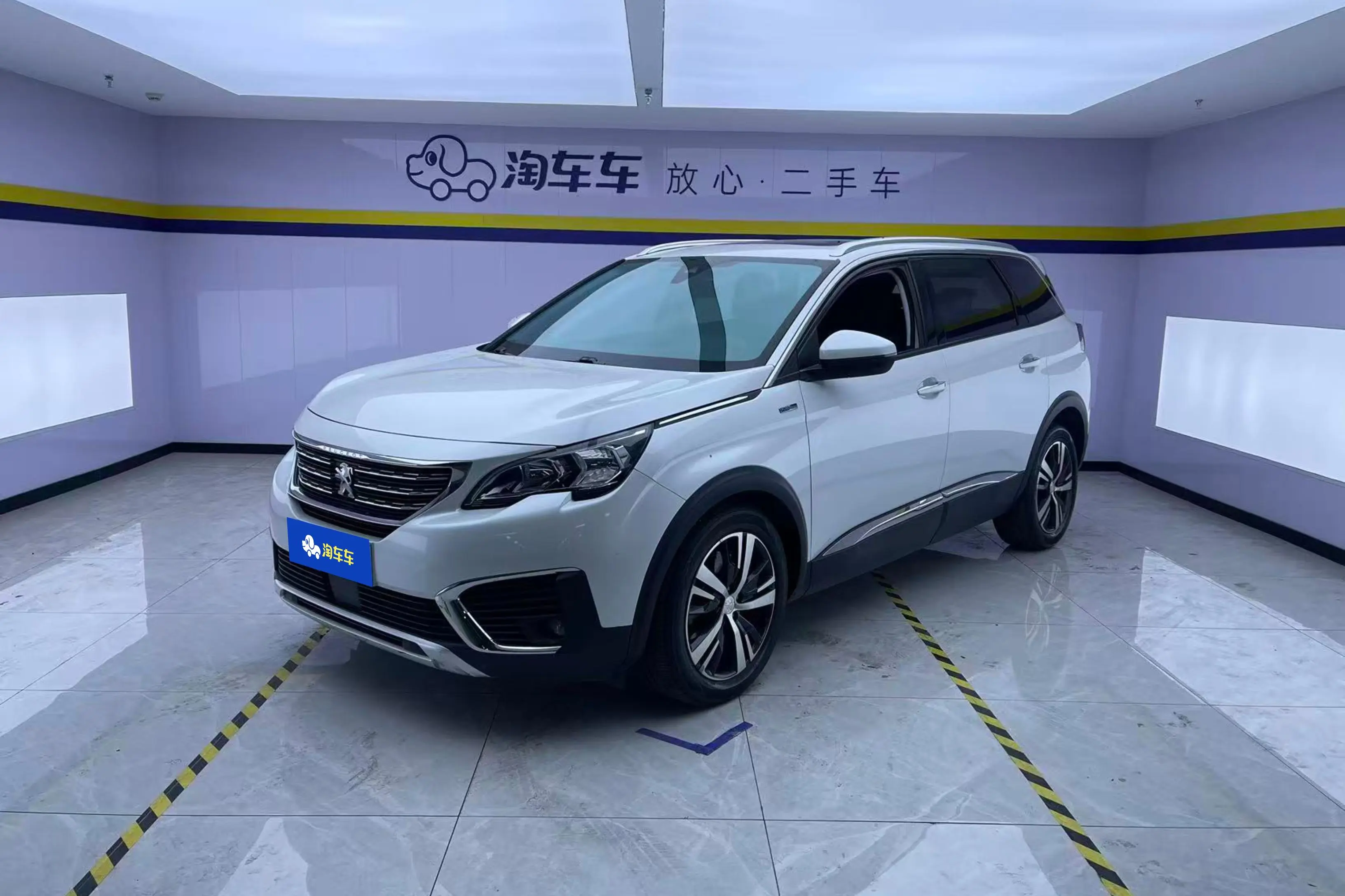 Peugeot 5008  из Китая