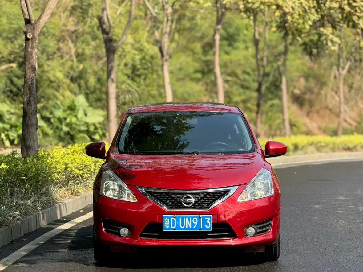 Nissan Tiida  из Китая