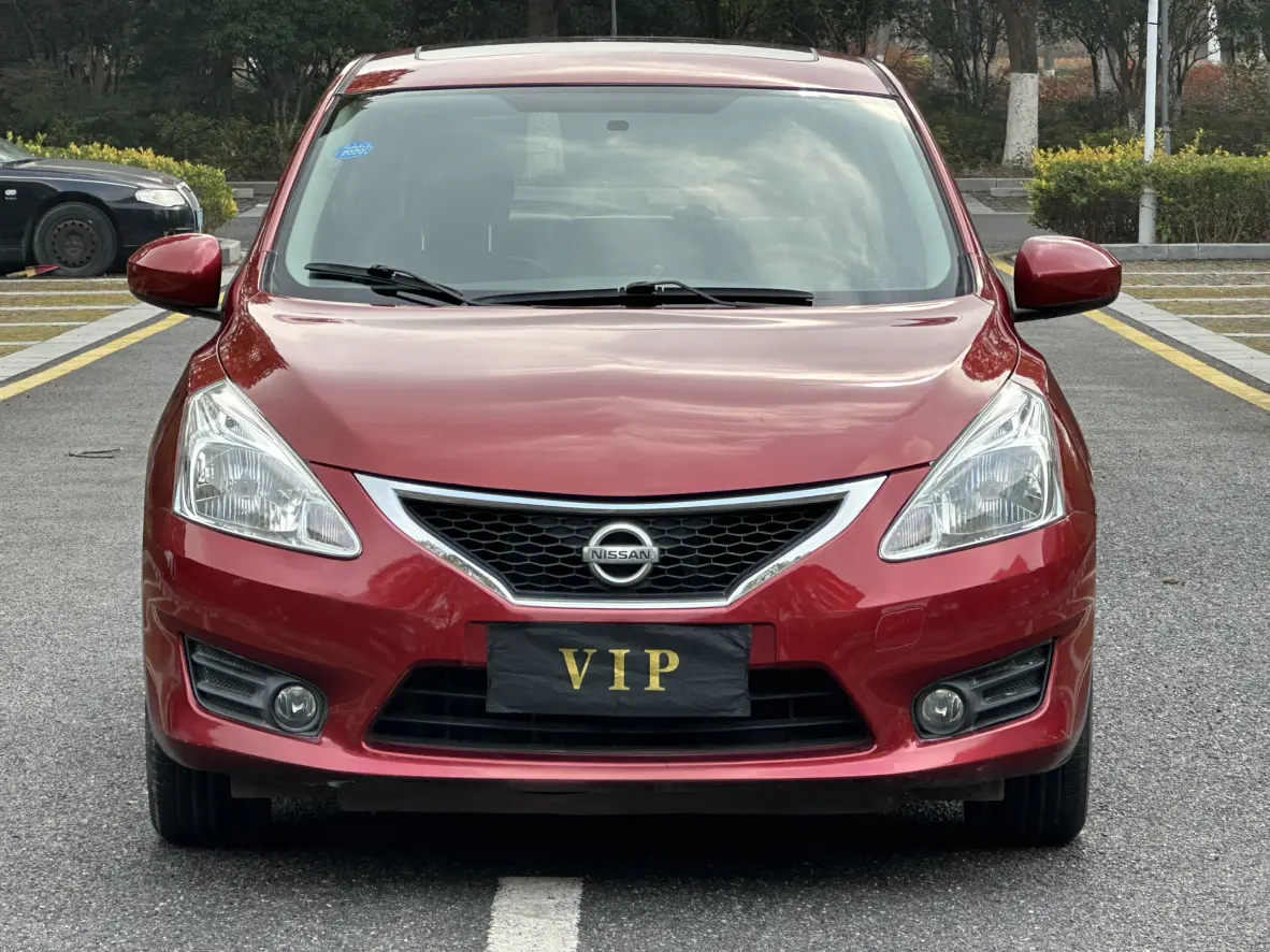 Nissan Tiida  из Китая