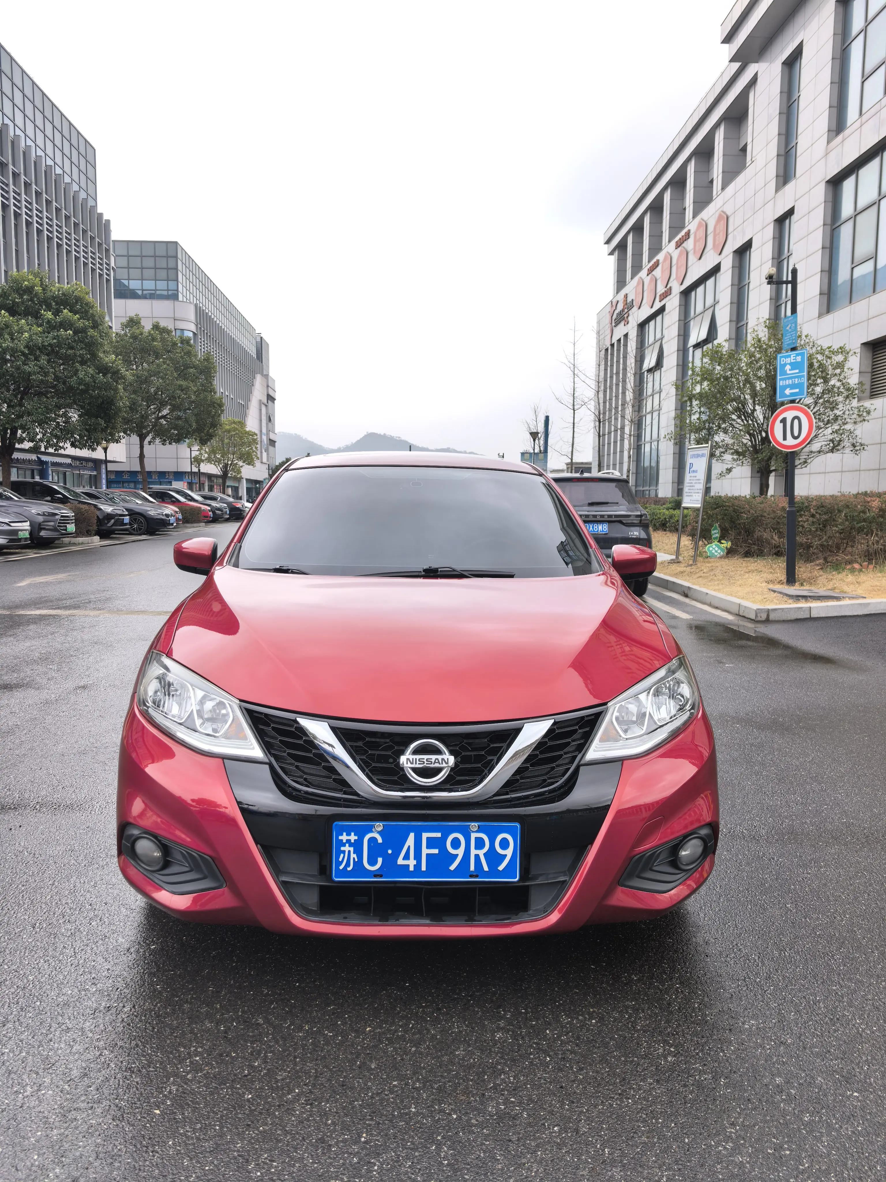 Nissan Tiida  из Китая