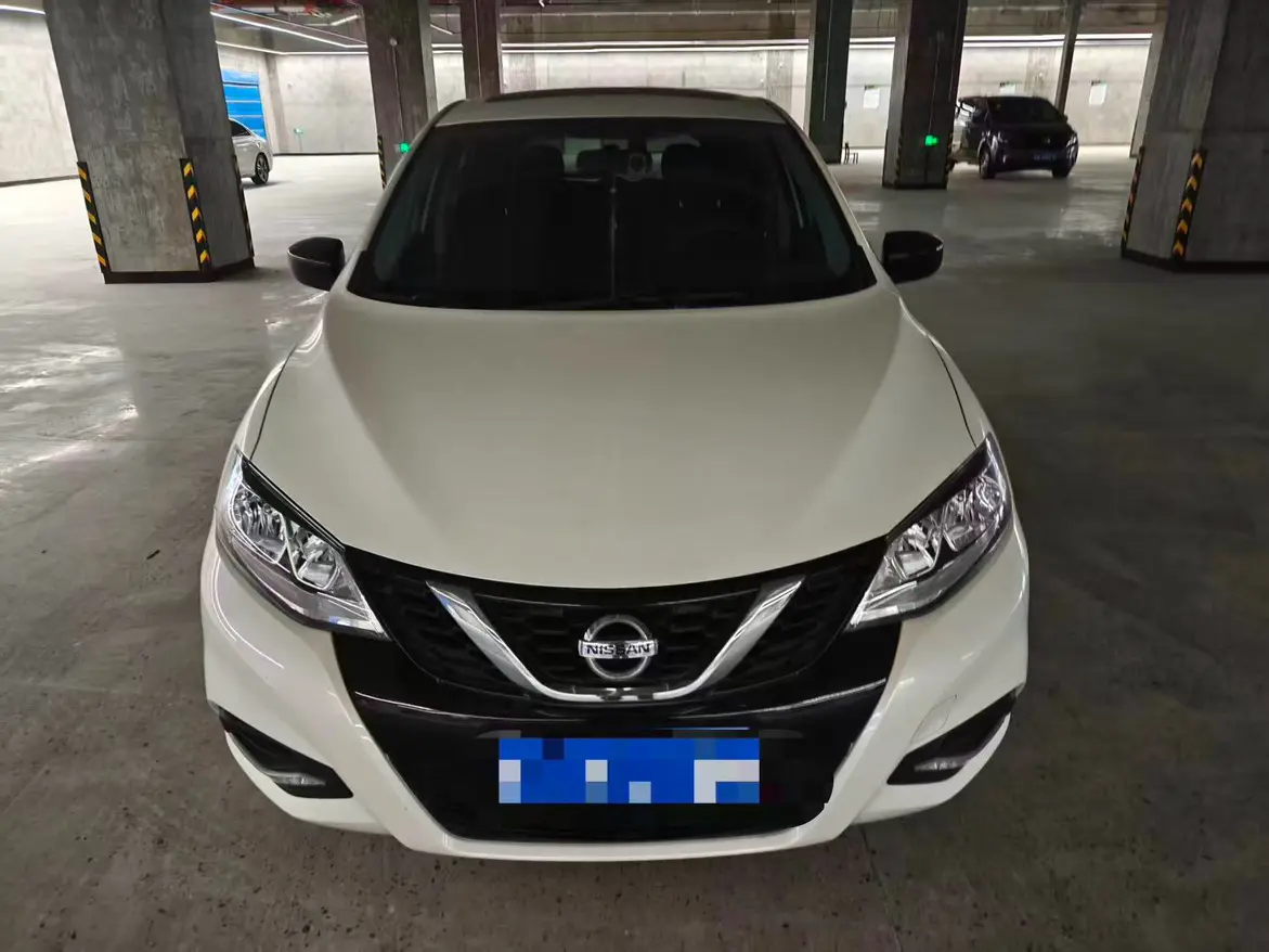 Nissan Tiida  из Китая