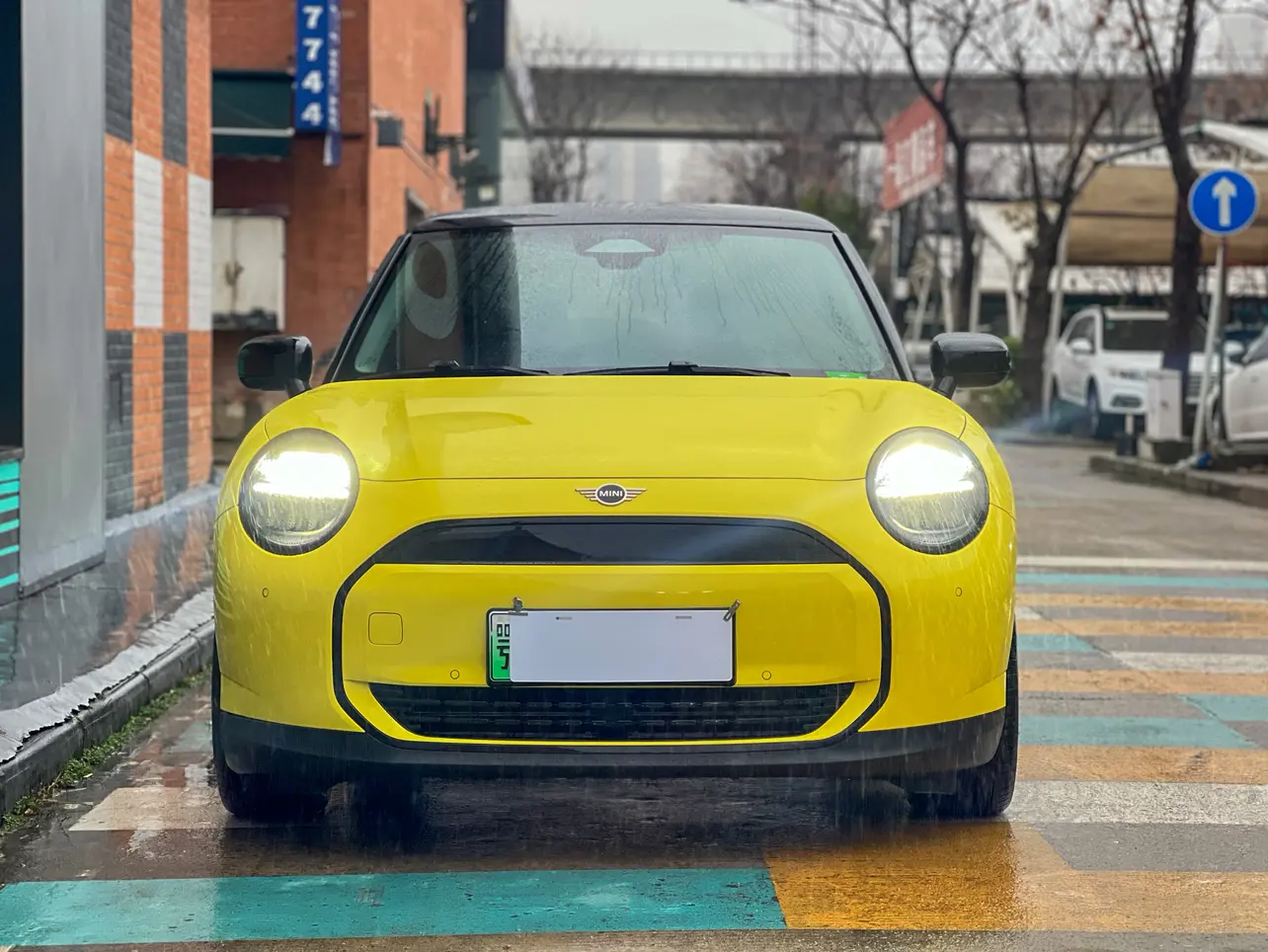 MINI ELECTRIC  COOPER  из Китая
