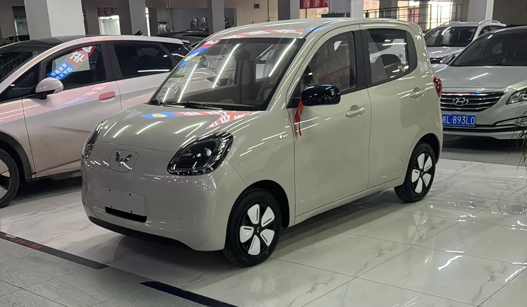 Wuling Hongguang MINIEV  из Китая