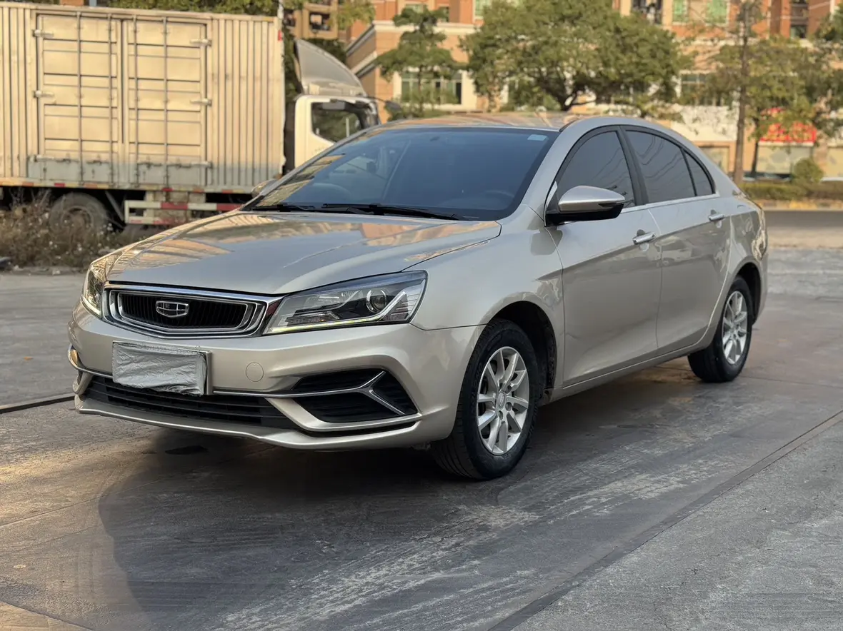 Geely Emgrand  из Китая