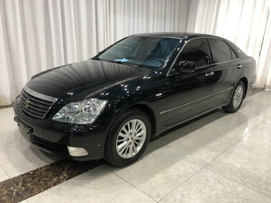 Toyota Crown  из Китая
