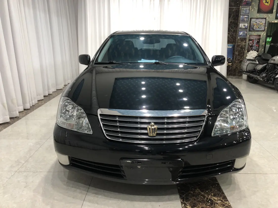 Toyota Crown  из Китая