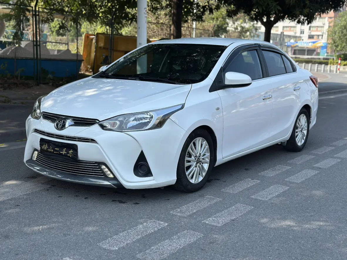 Toyota YARiS L Enjoy  из Китая