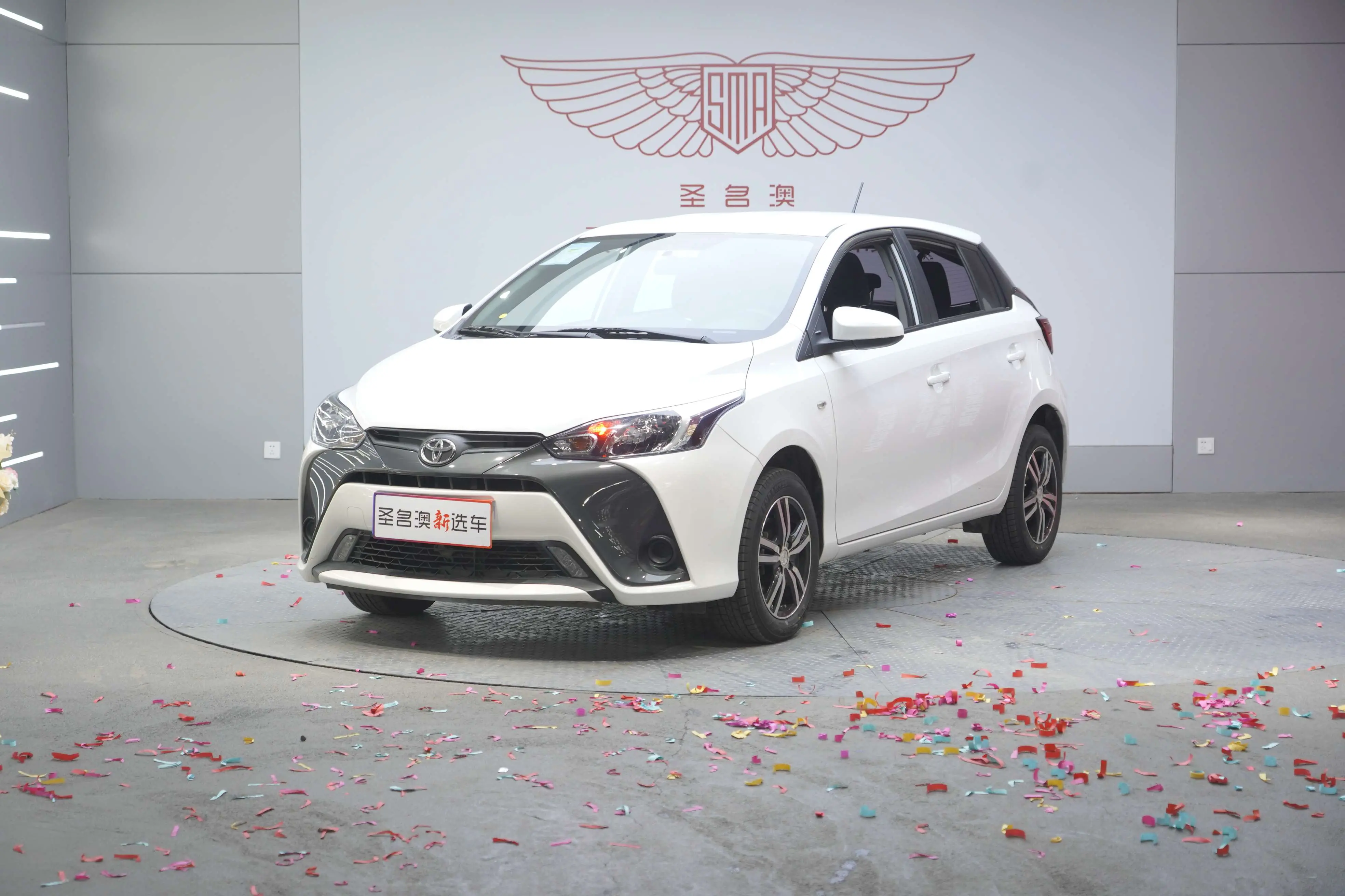 Toyota Yaris L  из Китая