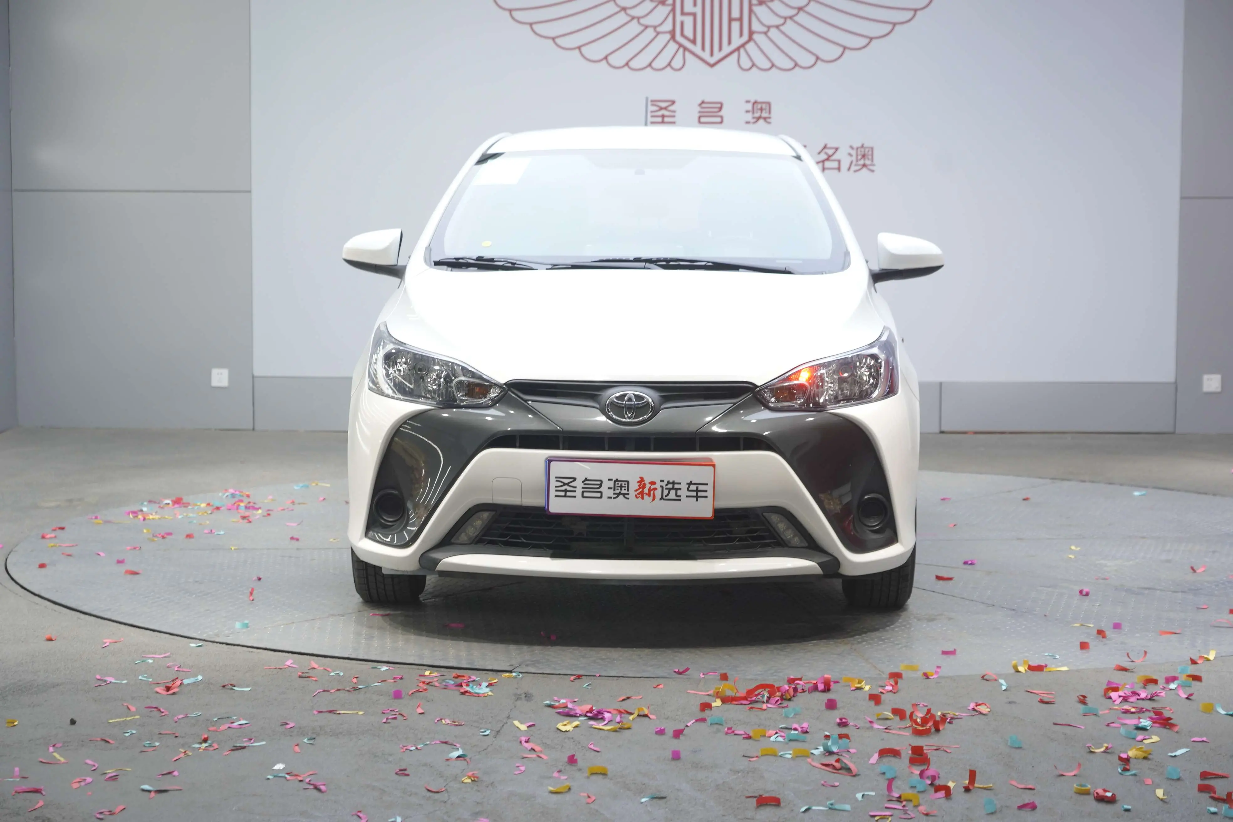 Toyota Yaris L  из Китая