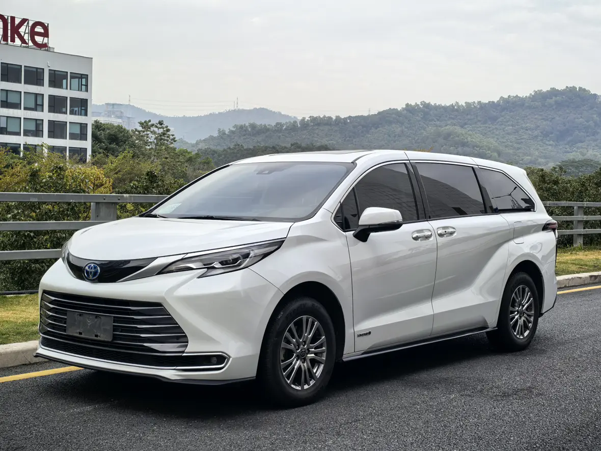 Toyota Sienna  из Китая