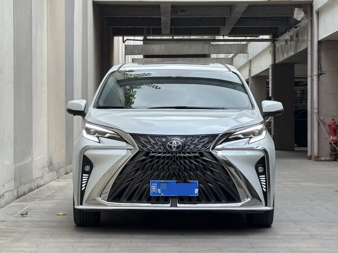 Toyota Sienna  из Китая