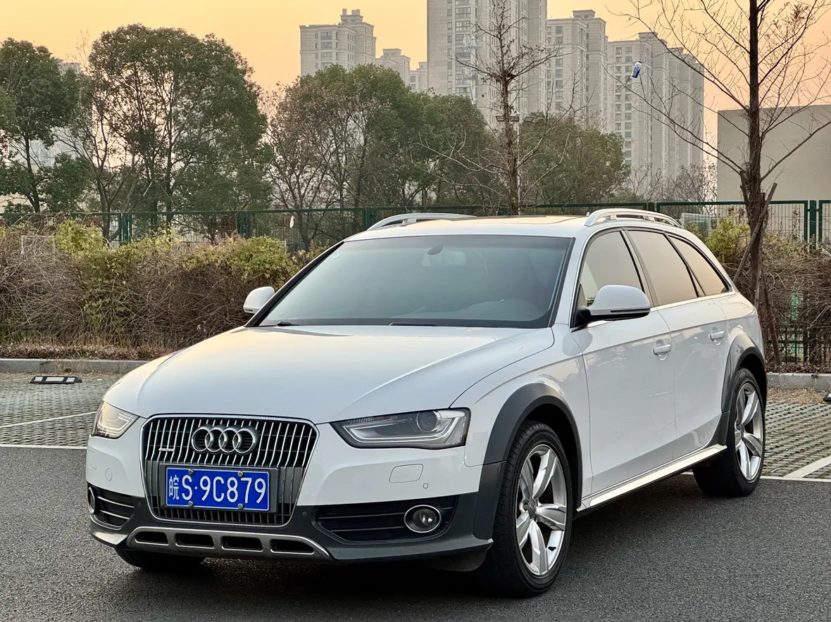 Audi A4  из Китая