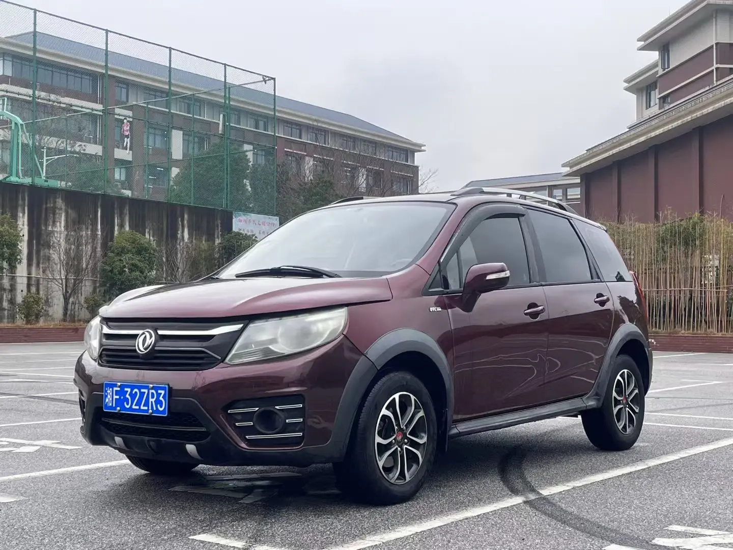 Forthing Jingyi X3  из Китая